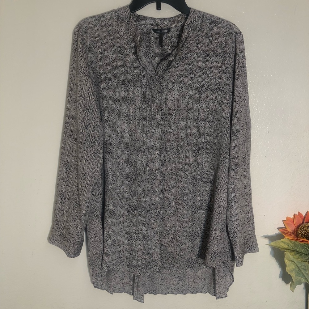 Daisy Fuentes Dressy Shirt